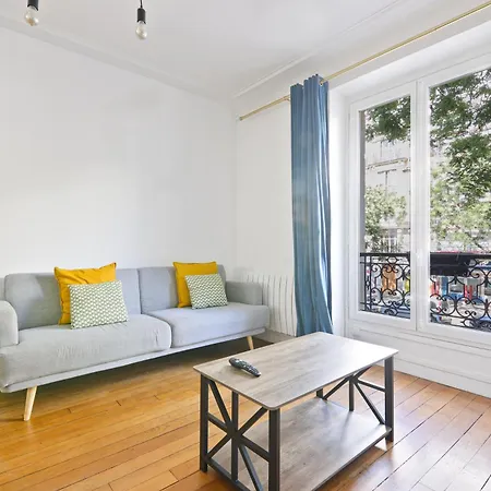 Luxurious 2 Bedroom Nation Free Netflix Apartment *