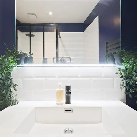Apartment Luxurious 2 Bedroom Nation Free Netflix