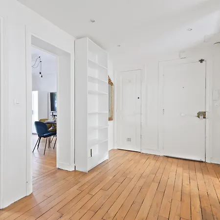 Luxurious 2 Bedroom Nation Free Netflix Apartment